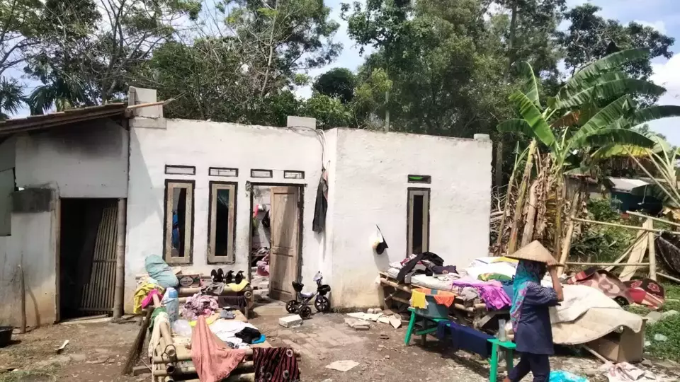 Puting Beliung Sapu Rumah Warga Tangerang