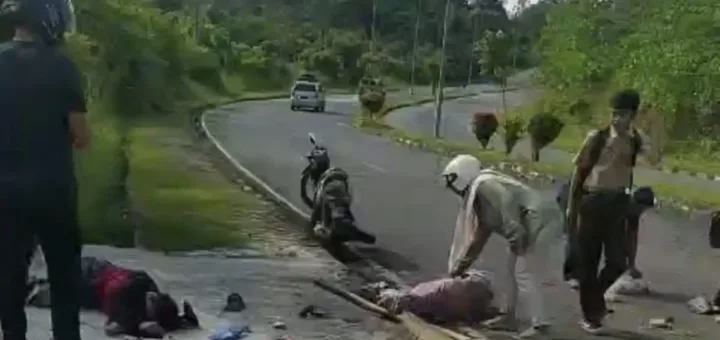 Tabrakan Mobil dan Motor, Dua Perempuan Terkapar