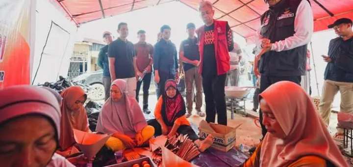 Mensos Pantau Penyaluran Makanan untuk Warga Terdampak Banjir