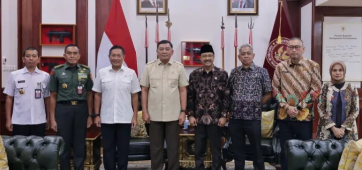 Menhan Sjafrie dan Mensos Saifullah Yusuf Sepakati Alih Kelola Taman Makam Pahlawan Nasional