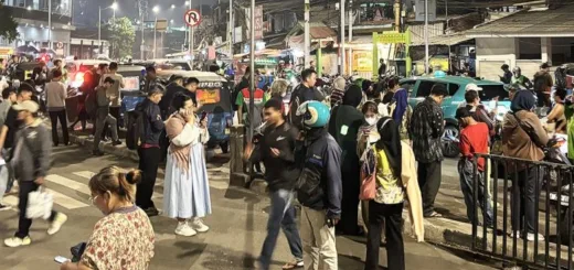 Ratusan Penumpang KRL Tertahan di Manggarai Usai Insiden Tabrakan Kereta di Bekasi Timur
