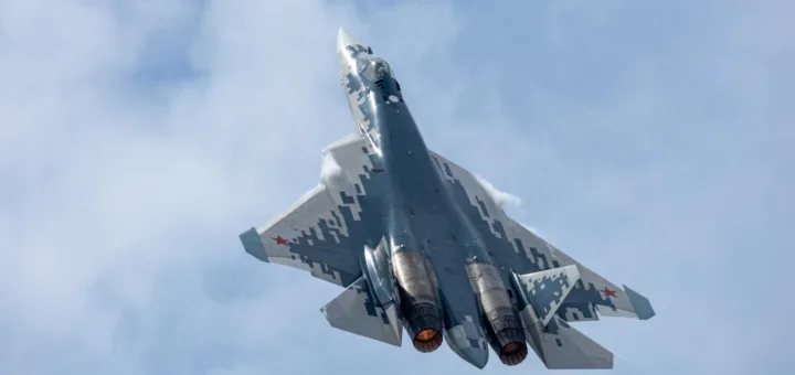 Su-57E Jadi Bintang, Rusia Perkuat Kerja Sama Militer di Defence Services Asia 2026