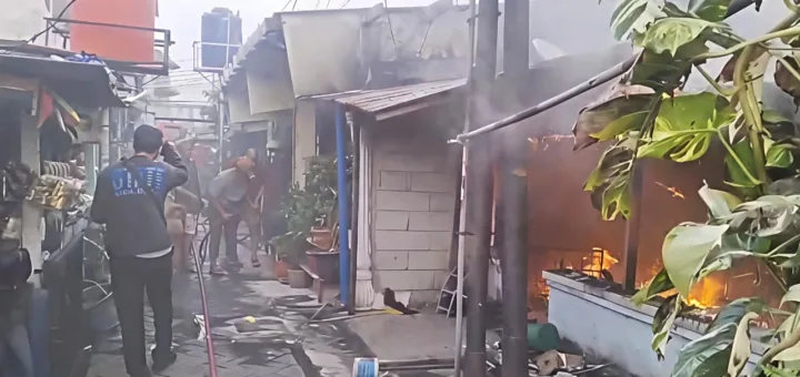 Kebakaran Hanguskan 25 Rumah di Komplek Asrama Polri Ciledug