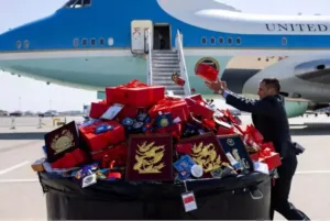 Usai Pertemuan Trump–Xi, Barang Suvenir China Langsung Masuk Tempat Sampah