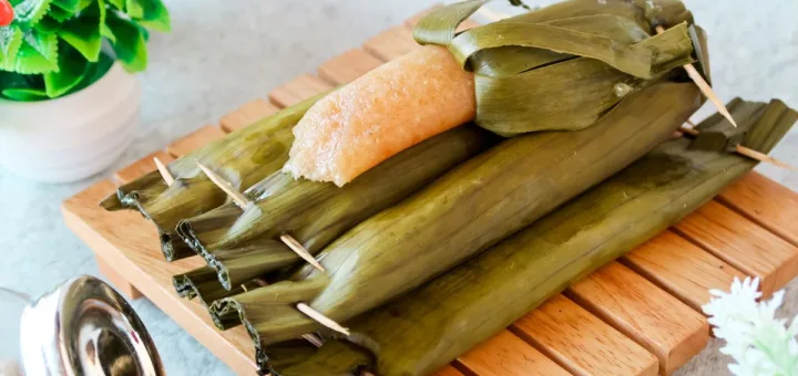 Dari Daun Pisang hingga Janur, Cara Tradisional Lawan Sampah Plastik