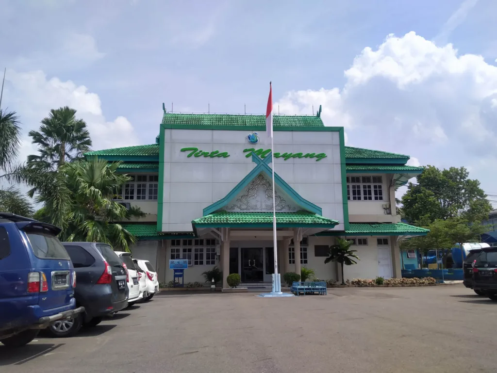 Korupsi Bahan Kimia Rp4,4 Miliar di Tirta Mayang, Tiga Tersangka Resmi Dilimpahkan ke Kejari Jambi