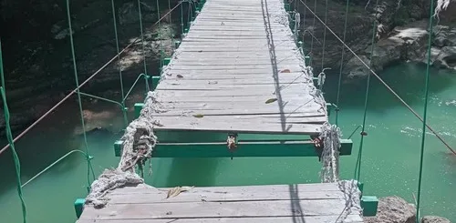 Jembatan Lapuk di Wisata Cunca Wulang Maut, Pasutri Asal Austria Jadi Korban