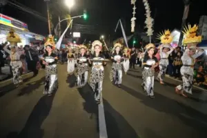 Ribuan Warga Padati Kirab Budaya Sumedang
