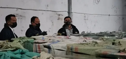 Polisi Gerebek Gudang Kosambi,Ratusan Drum Sianida Ilegal Senilai Ratusan Miliar Terungkap