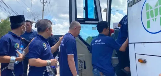 Dikawal Ketat Polisi dan TNI, 1.555 Narapidana Dipindahkan dari Lapas Jambi