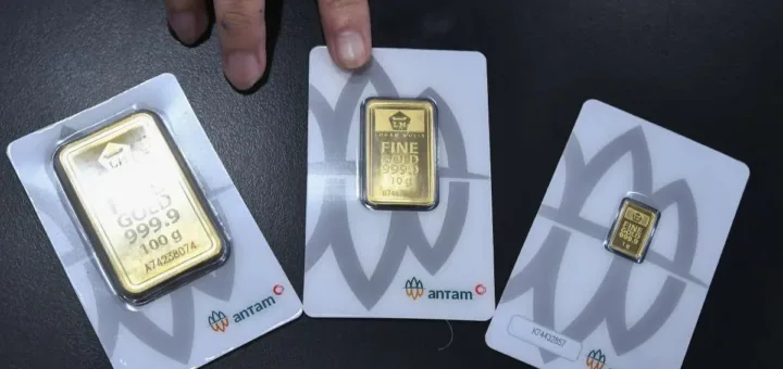 Harga Emas Antam Anjlok Rp25.000 per Gram, Saat Tepat untuk Borong?