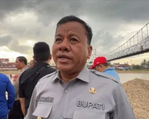 Bupati Kuansing dan Sekda Serahkan Diri ke KPK Usai OTT