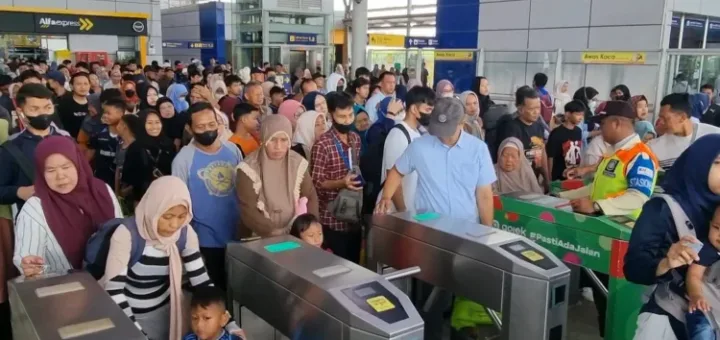 166 Juta Penumpang Naik Kereta Listrik, KAI Klaim Pangkas Emisi 15.350 Ton