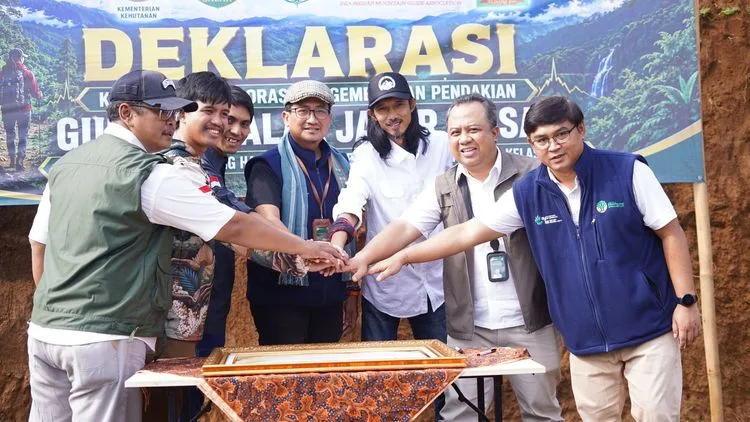 Kementerian Kehutanan Dorong Jalur Ajisaka Jadi Pendakian Berstandar Nasional