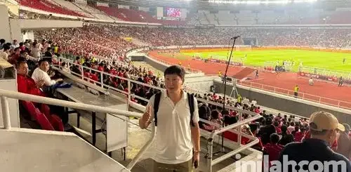 Pelatih Vietnam Muncul di Tribun GBK Saat Indonesia Melawan Mozambik