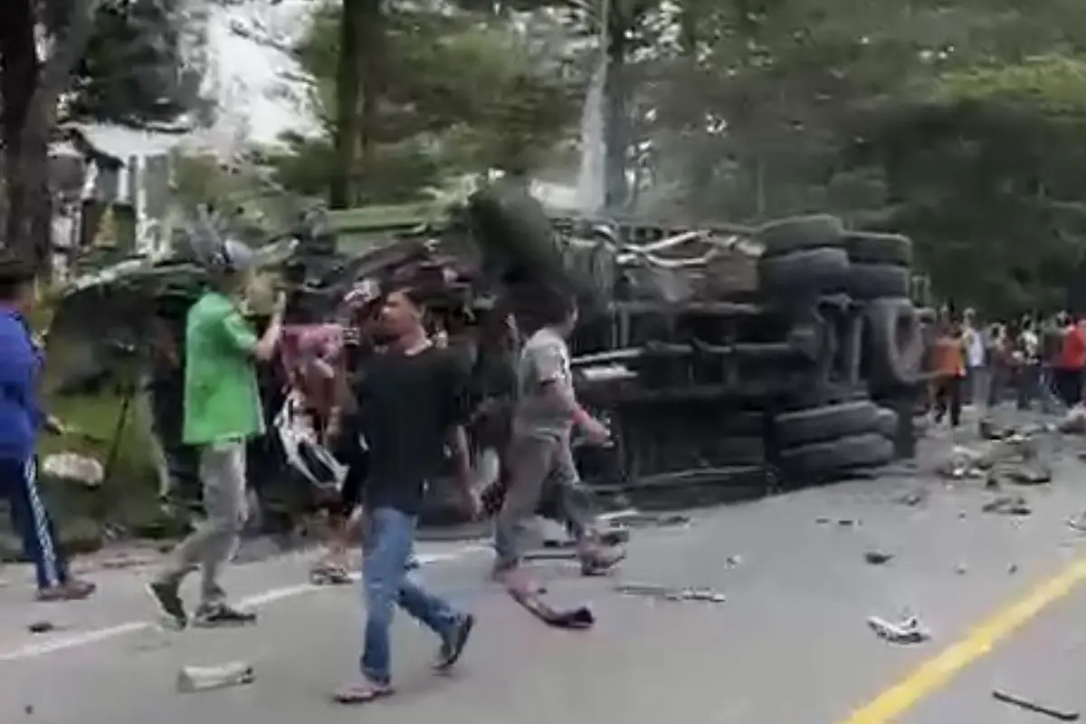Kecelakaan Beruntun di Sibolangit, Satu Tewas, Jalur Medan-Berastagi Lumpuh Total