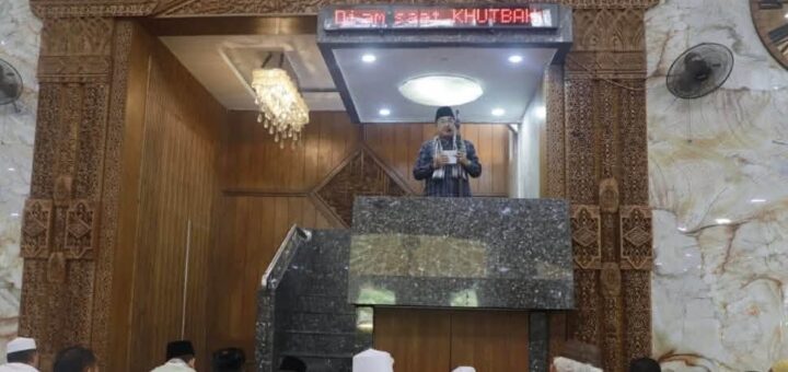 Safari Jumat di Jambi, Bupati Anwar Sadat Ajak Masyarakat Dahulukan Salat daripada Urusan Dunia