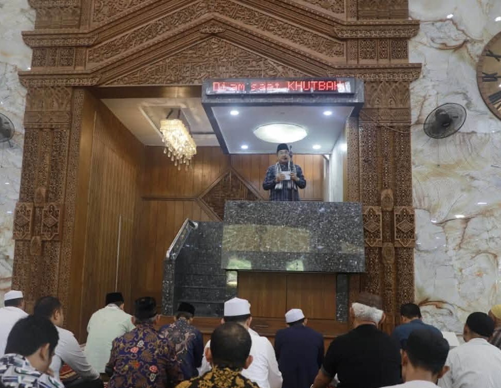 Safari Jumat di Jambi, Bupati Anwar Sadat Ajak Masyarakat Dahulukan Salat daripada Urusan Dunia