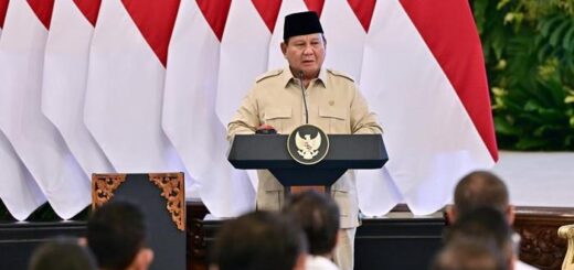 Prabowo Turunkan Tim Gabungan ke NTT, 50 Ribu Paket Sembako Dikirim untuk Korban Gempa